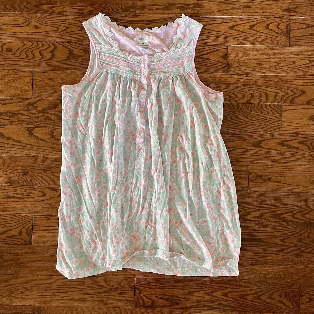 5/$25 - Jasmine rose pj top medium
